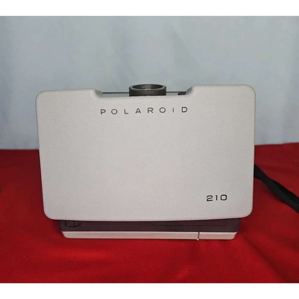 Polaroid Camera Instant 210 Automatic Land Vintage Camera w/Case & Flash